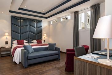 Hotel Nazionale | Rome | modern hotel room in rome