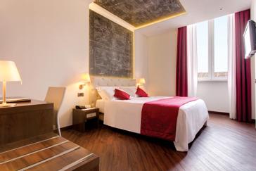 Hotel Nazionale | Rome | hotel-nazionale-classic-room-8.